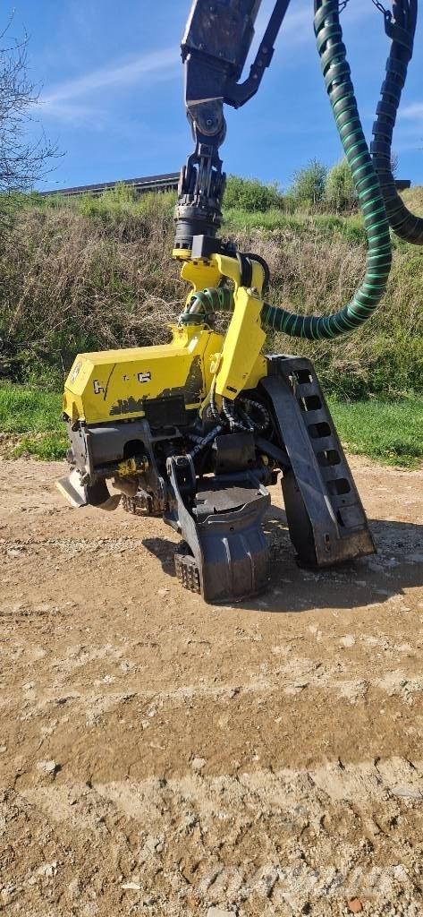 John Deere 1270 G ハーベスター