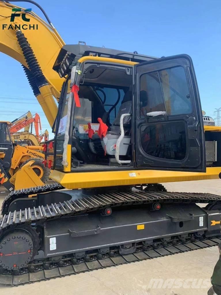 Komatsu PC 210 ミニ油圧ショベル 7t以下（ミニユンボ・ミニディガー）