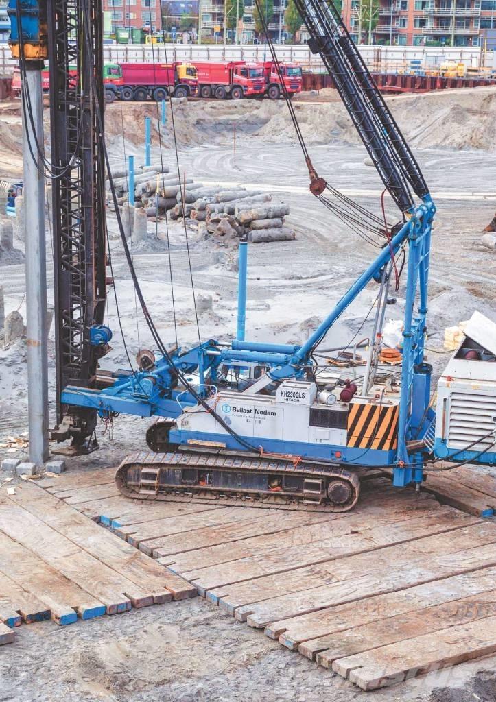 Hitachi KH230-3GLS 杭打ち機