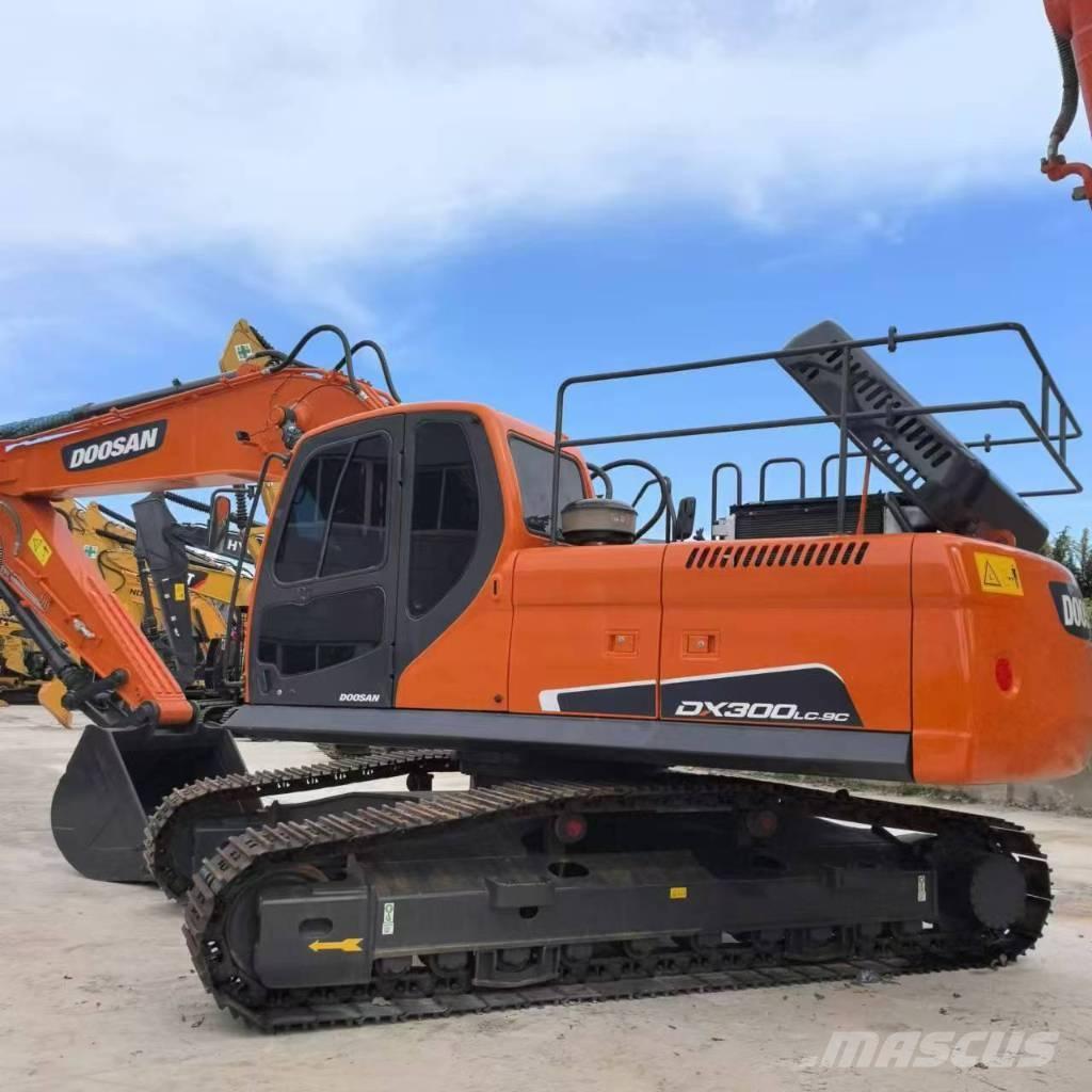 Doosan DX 300 大型油圧ショベル12t以上（パワーショベル・ユンボ）