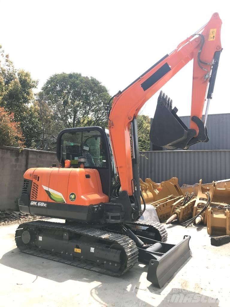 Doosan DX 60 大型油圧ショベル12t以上（パワーショベル・ユンボ）