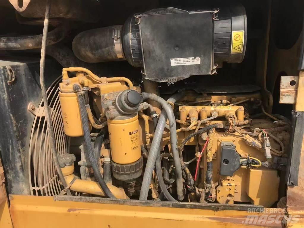 CAT D 5 K ブルドーザー