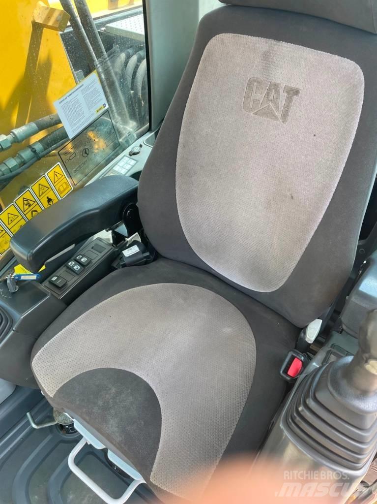 CAT M 313 D ホイール式油圧ショベル（パワーショベル・ユンボ・バックホー）