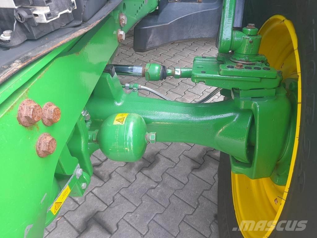 John Deere 6215 R トラクター