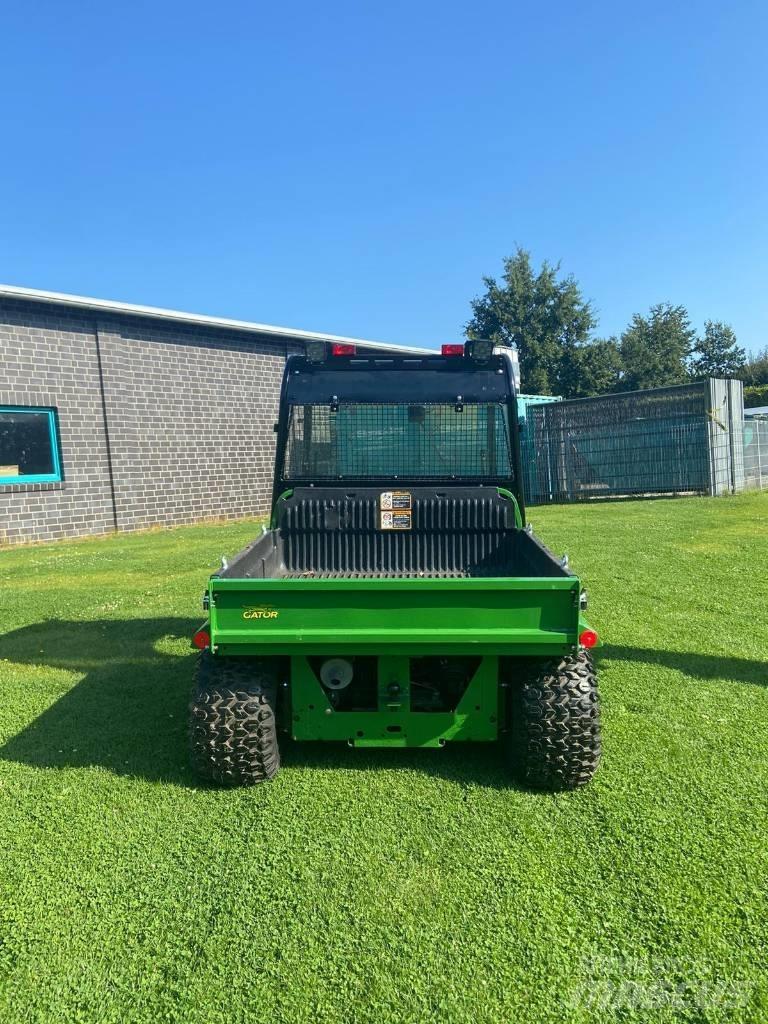 John Deere TH 6x4 バギー