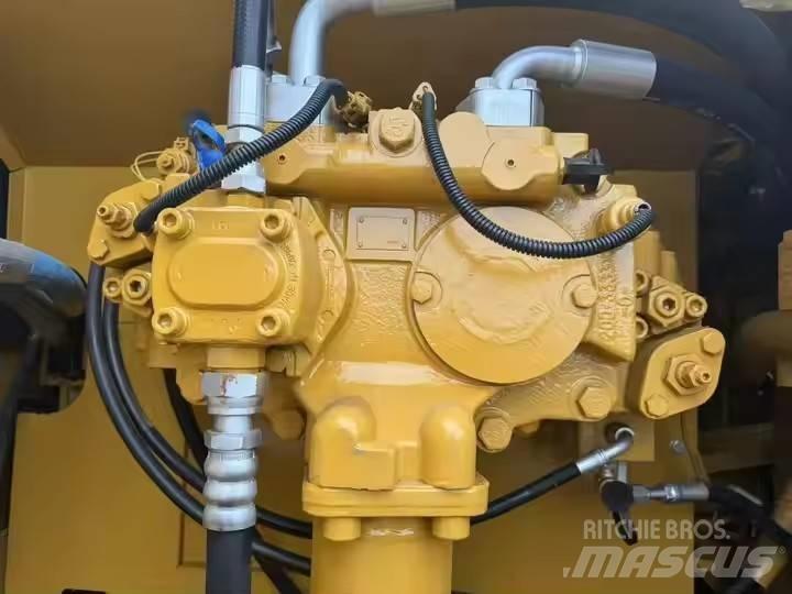 CAT CAT329D2L 中型油圧ショベル 7ｔ-12ｔ（ユンボ・パワーショベル・バックホー）