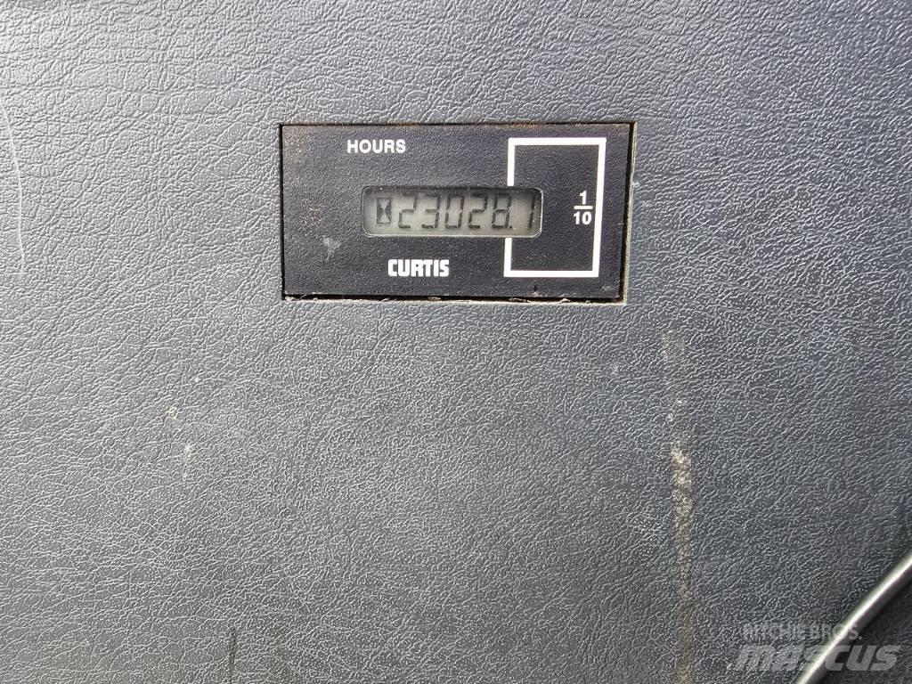 Hyundai Robex 300 LC 大型油圧ショベル12t以上（パワーショベル・ユンボ）