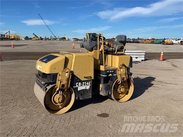 CAT CB-214E 振動ローラ