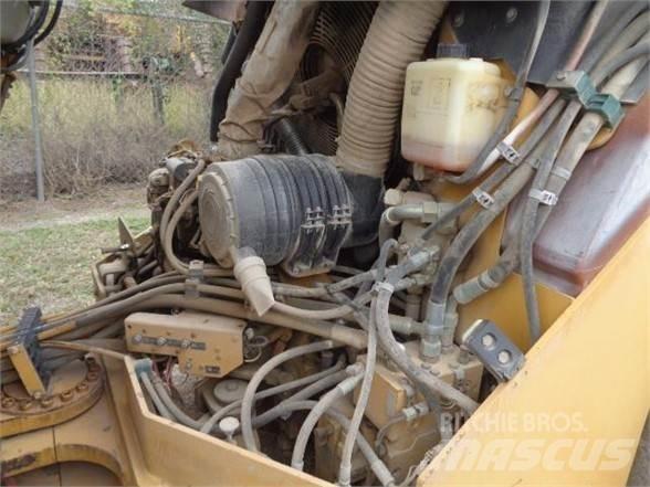 CAT CB-534DXW 振動ローラ