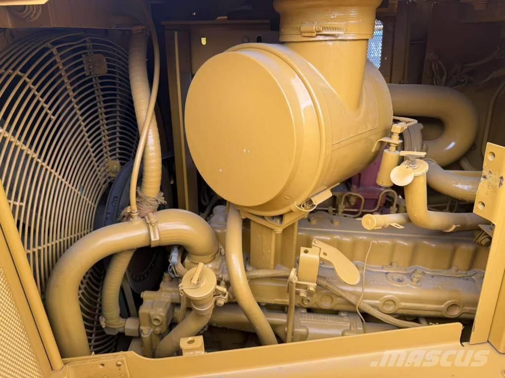 CAT D 6 R ブルドーザー