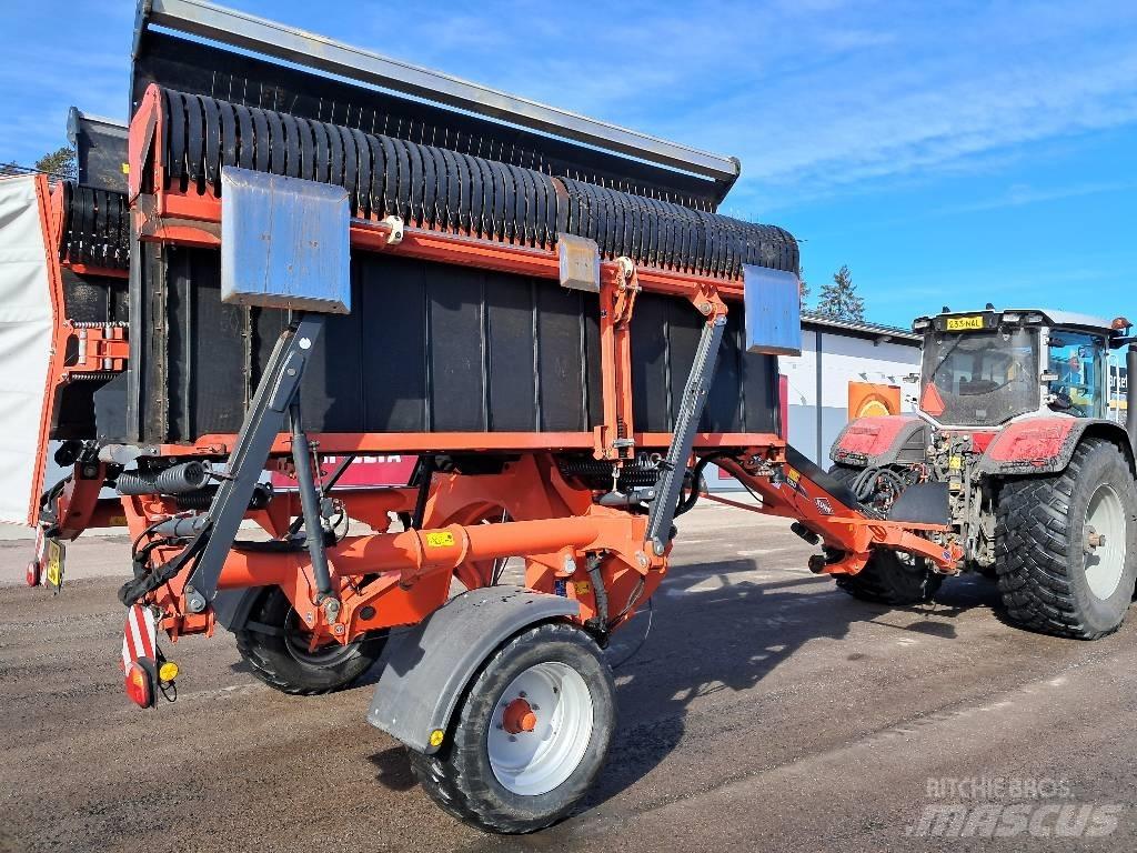 Kuhn Merge Maxx 950 ウィンドローア/レーキ