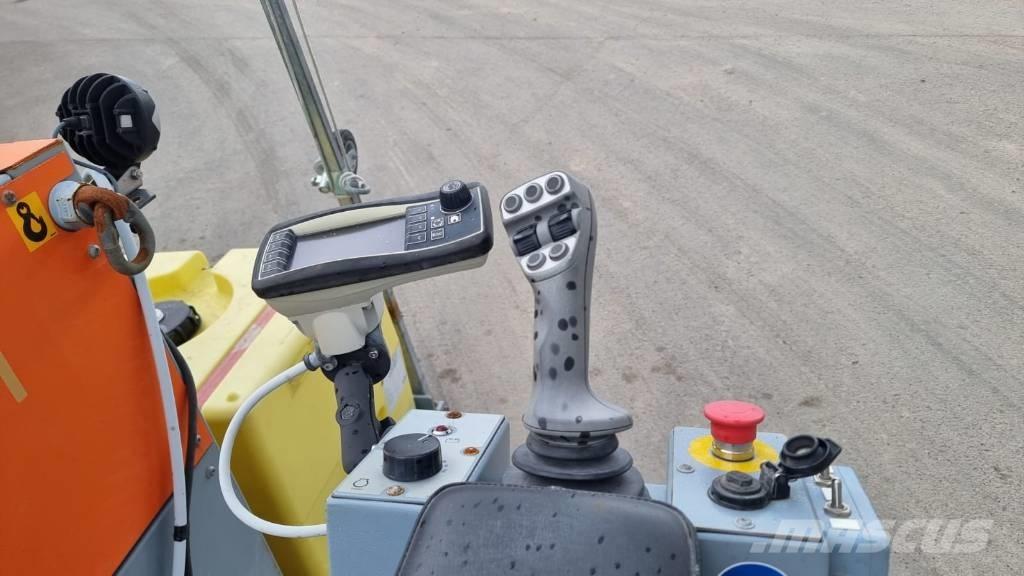 UNICUT 600 FLOOR SAW 岩・コンクリートソー