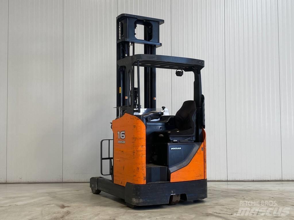 Doosan BR16JW- 7 PLUS リーチフォークリフト