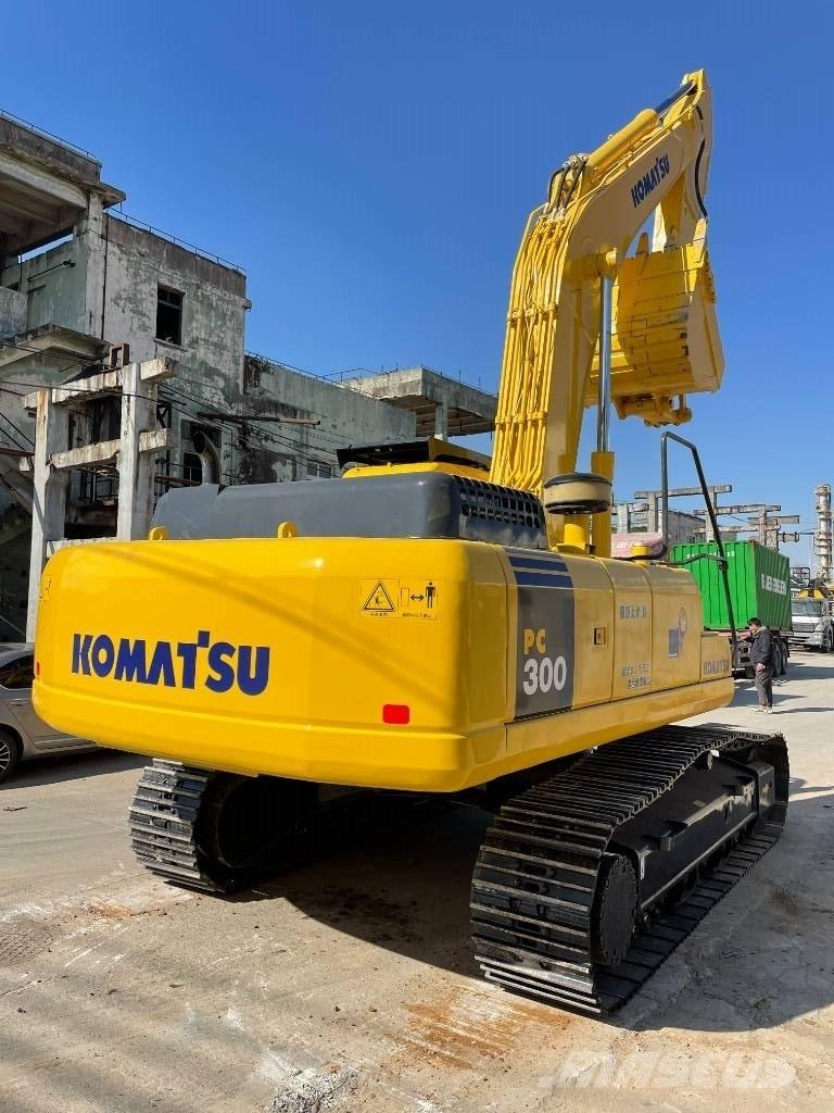 Komatsu PC 300-7 大型油圧ショベル12t以上（パワーショベル・ユンボ）