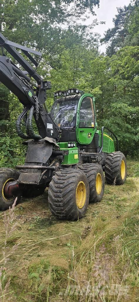 John Deere 1070e ハーベスター