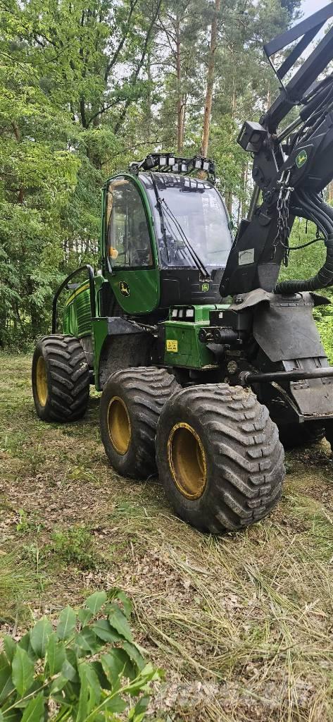 John Deere 1070e ハーベスター