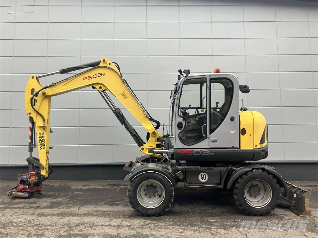 Wacker Neuson 9503 ホイール式油圧ショベル（パワーショベル・ユンボ・バックホー）
