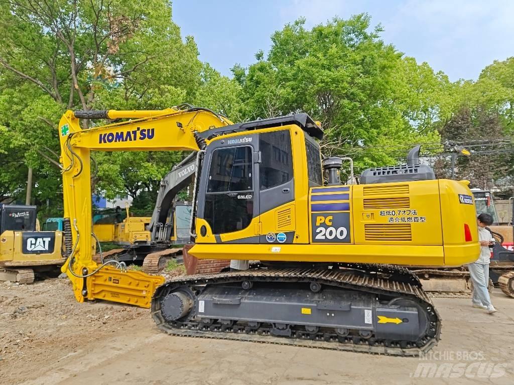 Komatsu PC 200-8 大型油圧ショベル12t以上（パワーショベル・ユンボ）