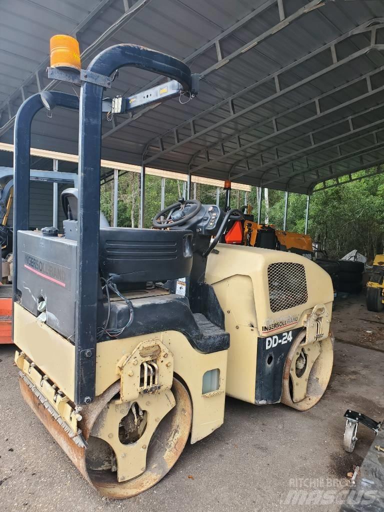 Ingersoll Rand DD 24 タンデムローラ