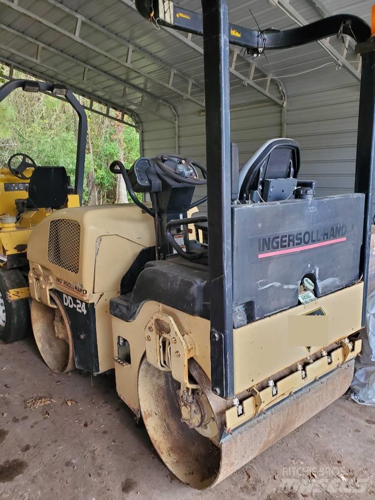 Ingersoll Rand DD 24 タンデムローラ
