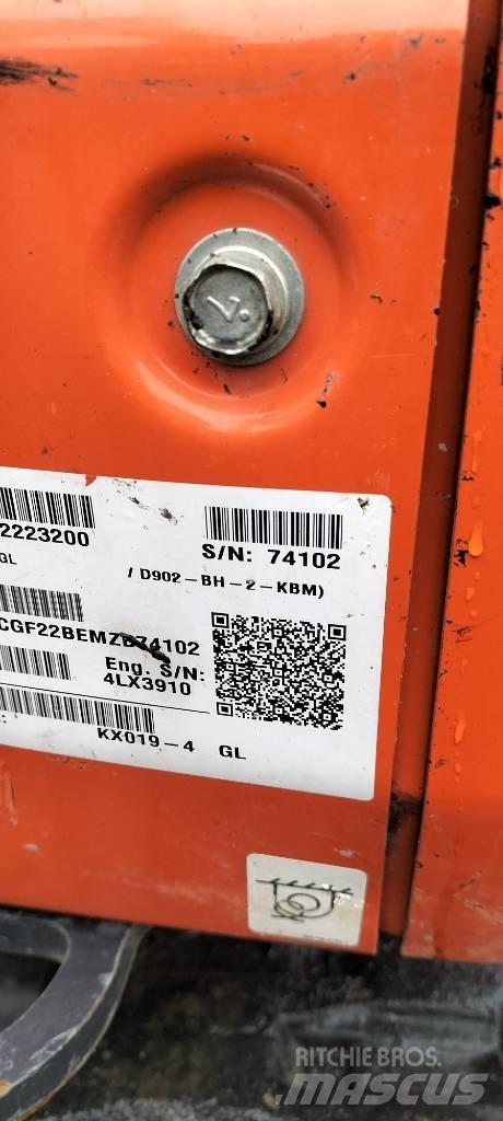 Kubota KX 019-4 ミニ油圧ショベル 7t以下（ミニユンボ・ミニディガー）