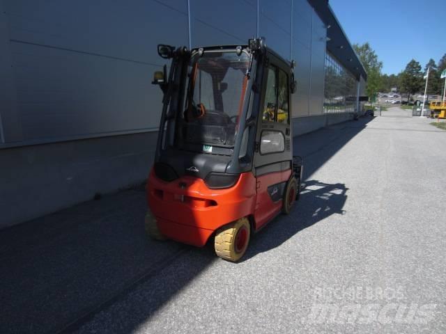 Linde E 30 バッテリーフォークリフト
