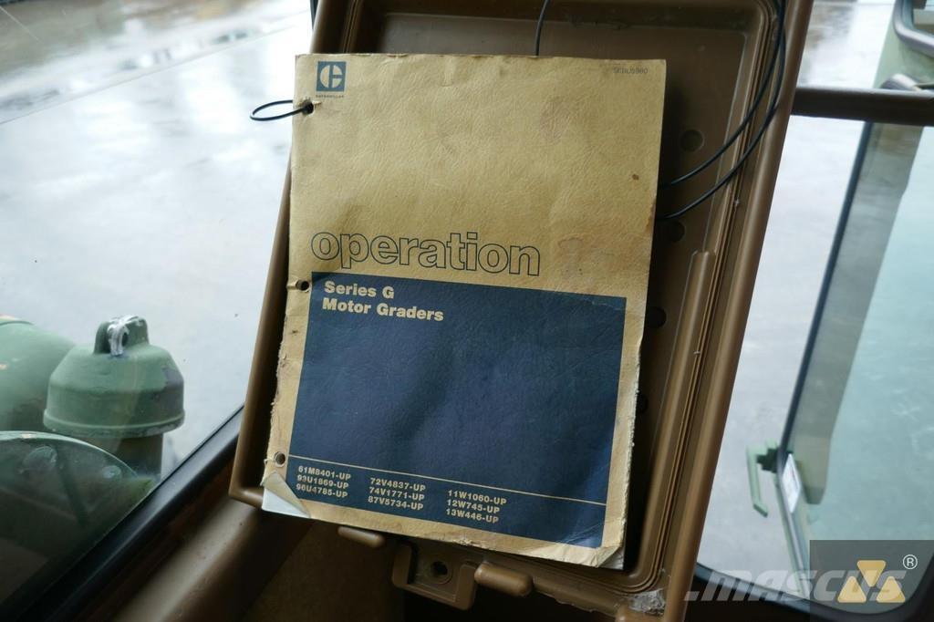 CAT 130G Ex-army モーターグレーダー