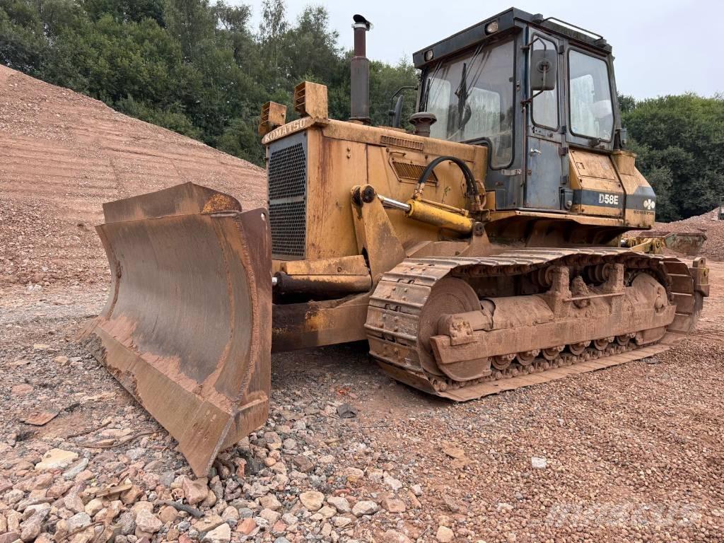 Komatsu D58E-1 ブルドーザー