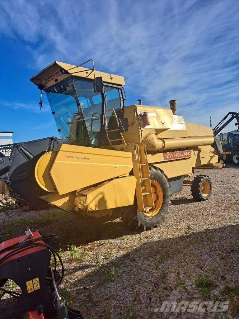 New Holland 8030 H コンバイン