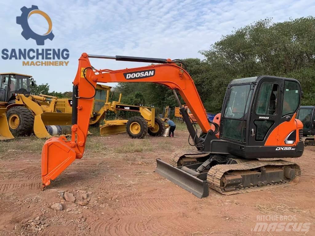 Doosan DX 55 ミニ油圧ショベル 7t以下（ミニユンボ・ミニディガー）