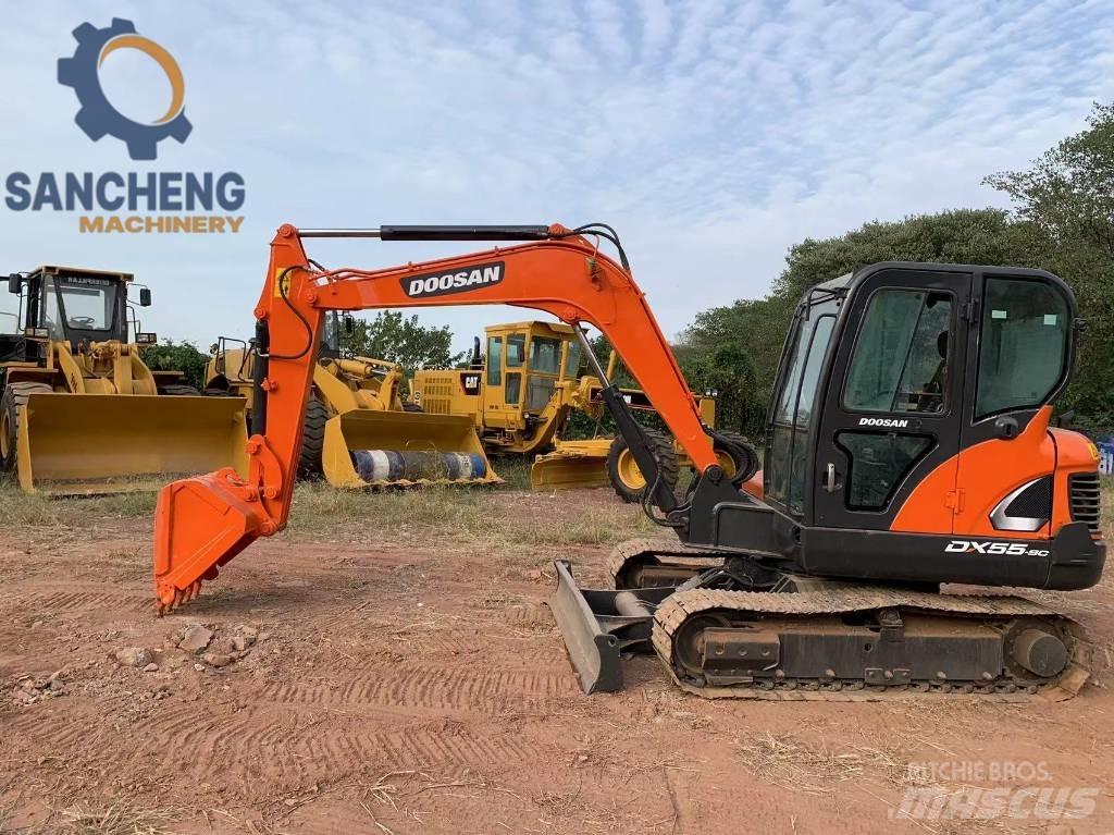 Doosan DX 55 ミニ油圧ショベル 7t以下（ミニユンボ・ミニディガー）