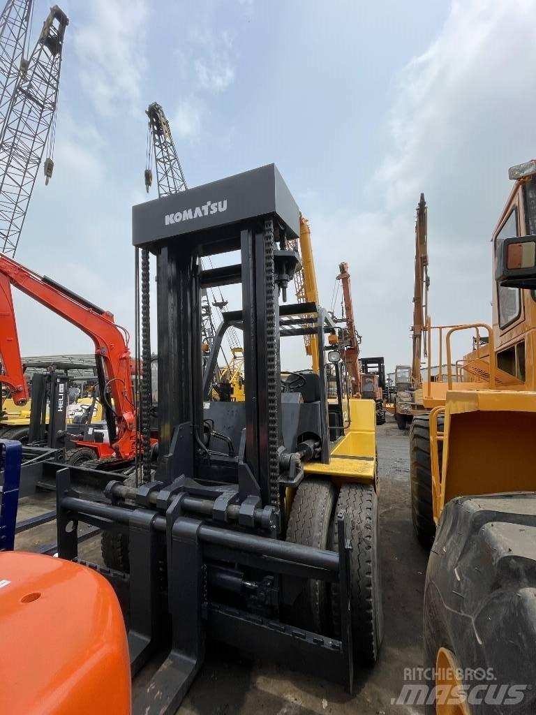 Komatsu 15 ton ディーゼル・軽油
