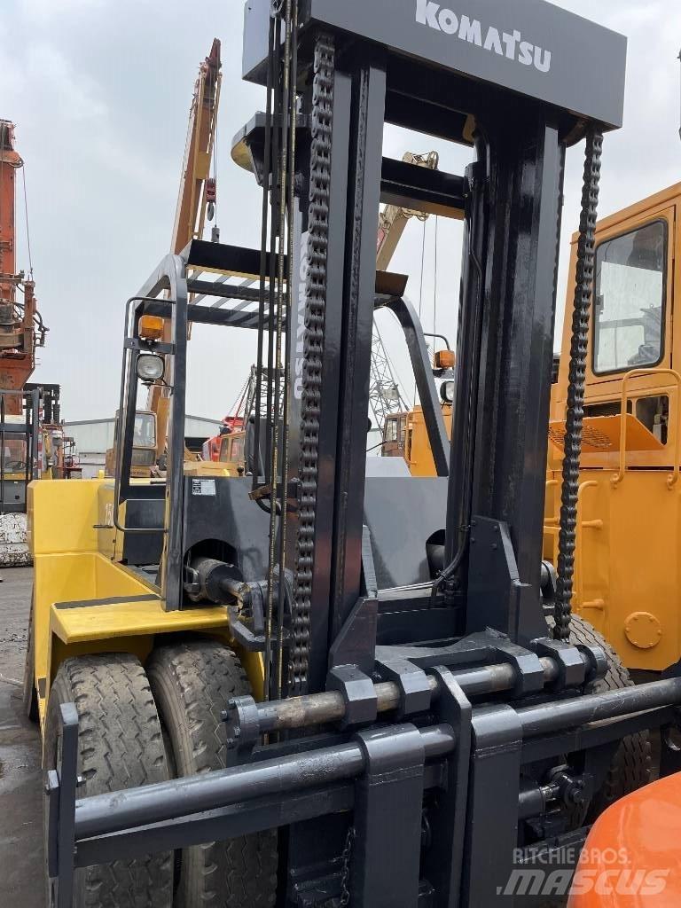 Komatsu 15 ton ディーゼル・軽油