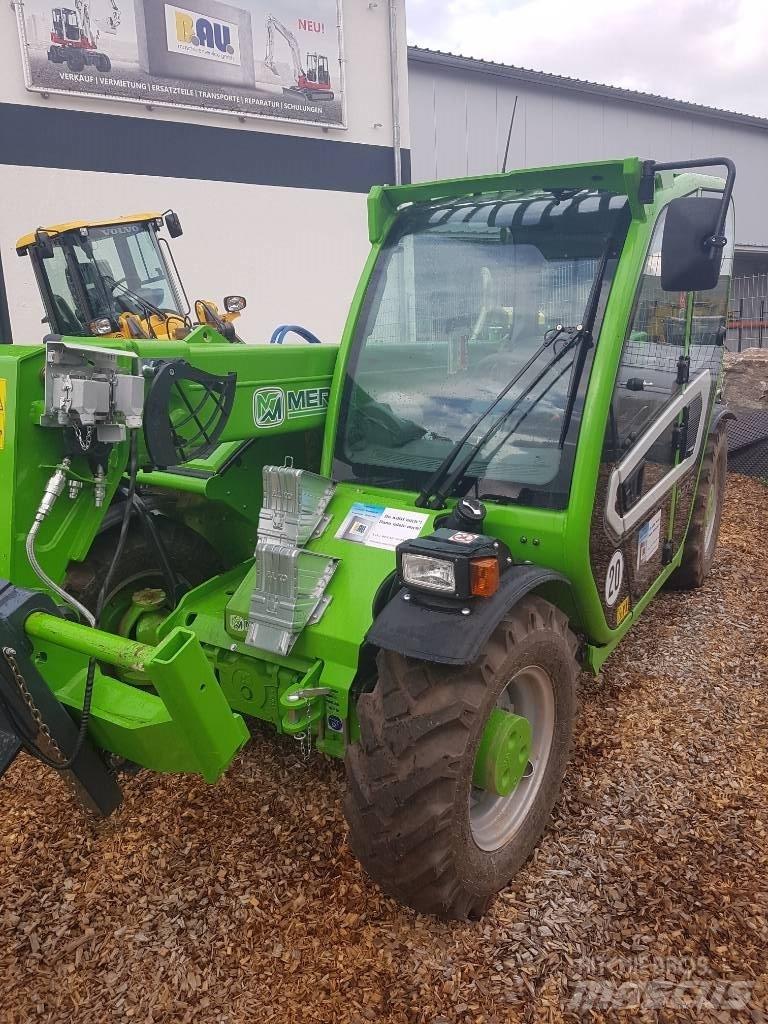 Merlo P 27.6 Plus テレスコーピックハンドラー