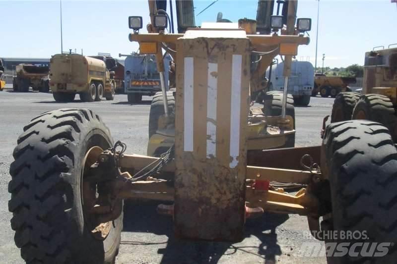 CAT 140K モーターグレーダー