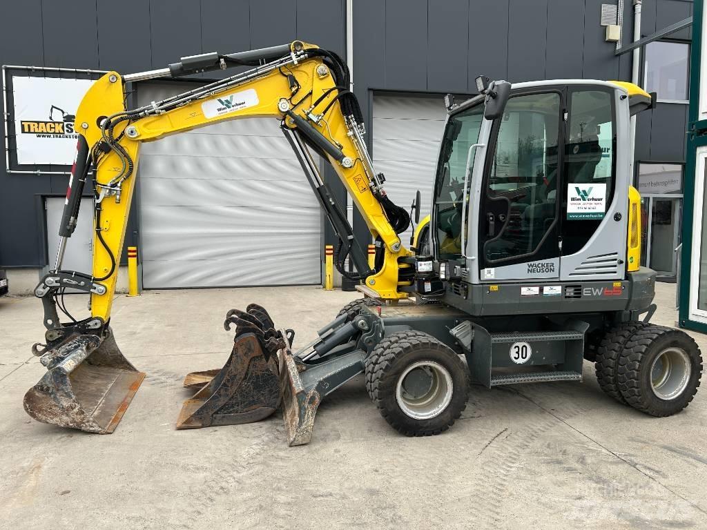 Wacker Neuson EW 65 ホイール式油圧ショベル（パワーショベル・ユンボ・バックホー）