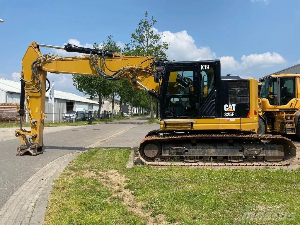 CAT 325F 大型油圧ショベル12t以上（パワーショベル・ユンボ）