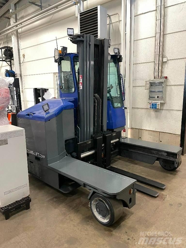 Combilift C4000ET 全方向リーチ型フォークリフト