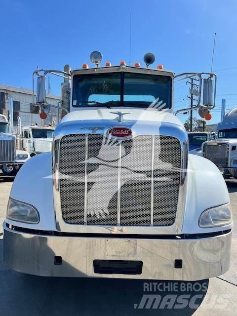 Peterbilt 384 中古トラクターヘッド | トレーラーヘッド