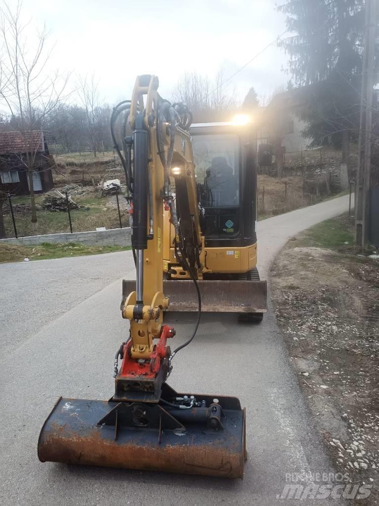 CAT 303 E CR 大型油圧ショベル12t以上（パワーショベル・ユンボ）