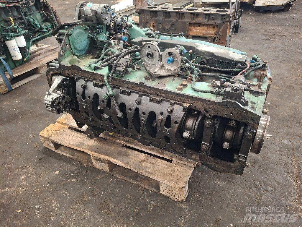 Volvo D12D420 エンジン