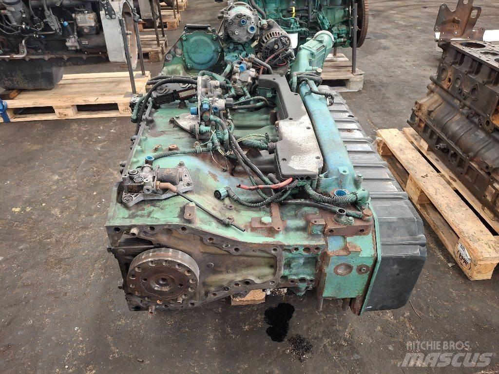 Volvo D12D420 エンジン