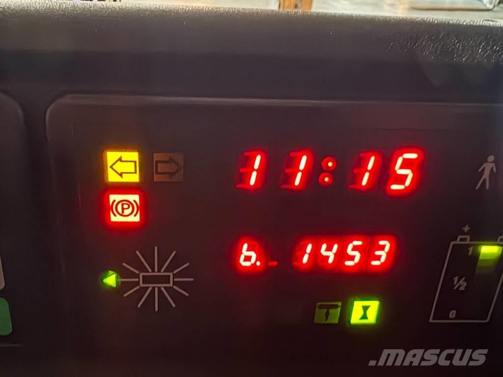 Toyota RRE 140 リーチフォークリフト