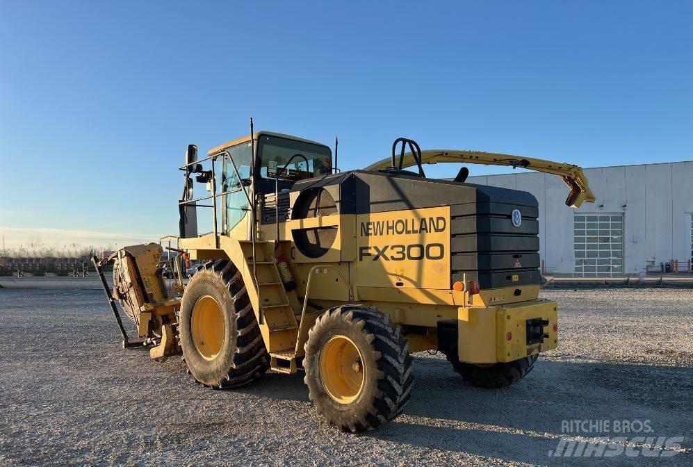 New Holland FX 300 自走式フォレージハーベスター