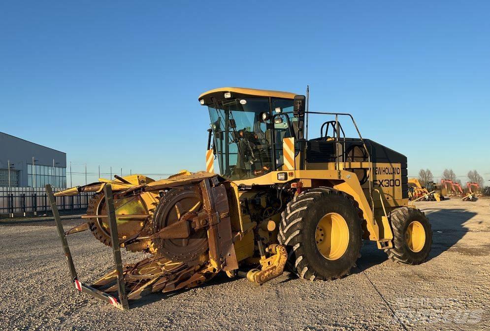 New Holland FX 300 自走式フォレージハーベスター
