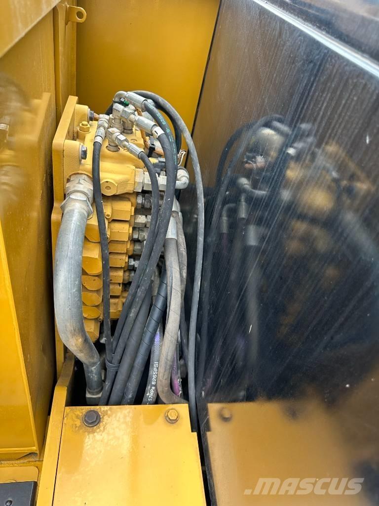 CAT 306 ミニ油圧ショベル 7t以下（ミニユンボ・ミニディガー）