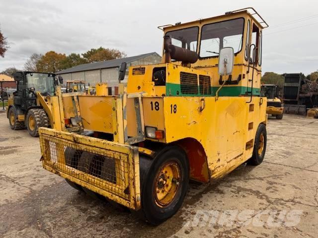 Hamm GRW 15 タイヤローラ