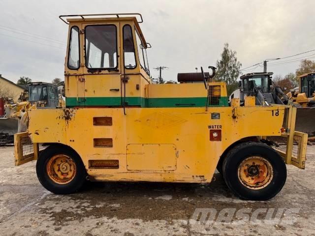 Hamm GRW 15 タイヤローラ