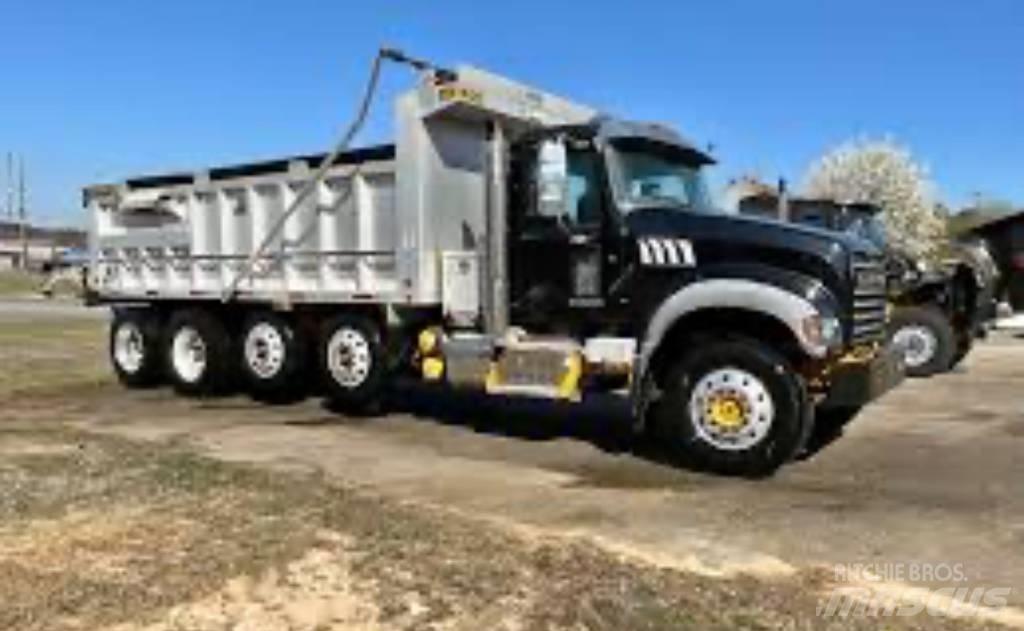 Mack GU 713 ダンプ