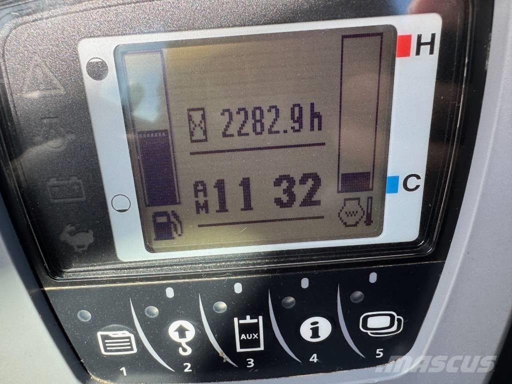 Kubota KX 033-4 ミニ油圧ショベル 7t以下（ミニユンボ・ミニディガー）